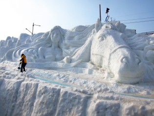 Pretty snow sculptures.